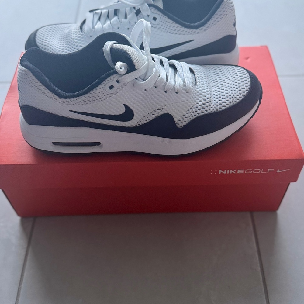 Nike Men's White and Black Golf Sneakers